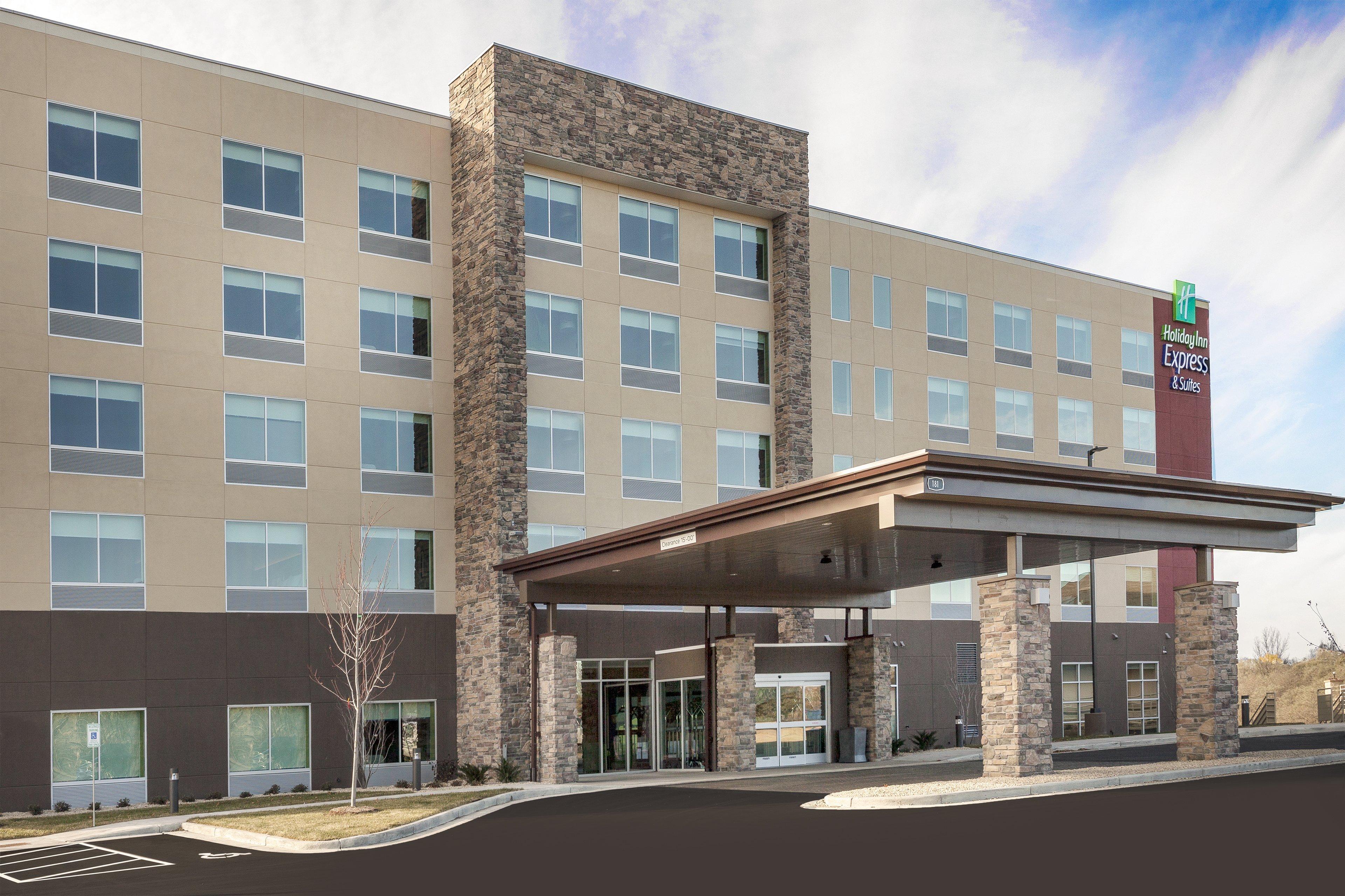 Holiday Inn Express & Suites - Hudson I-94 By Ihg Exteriör bild