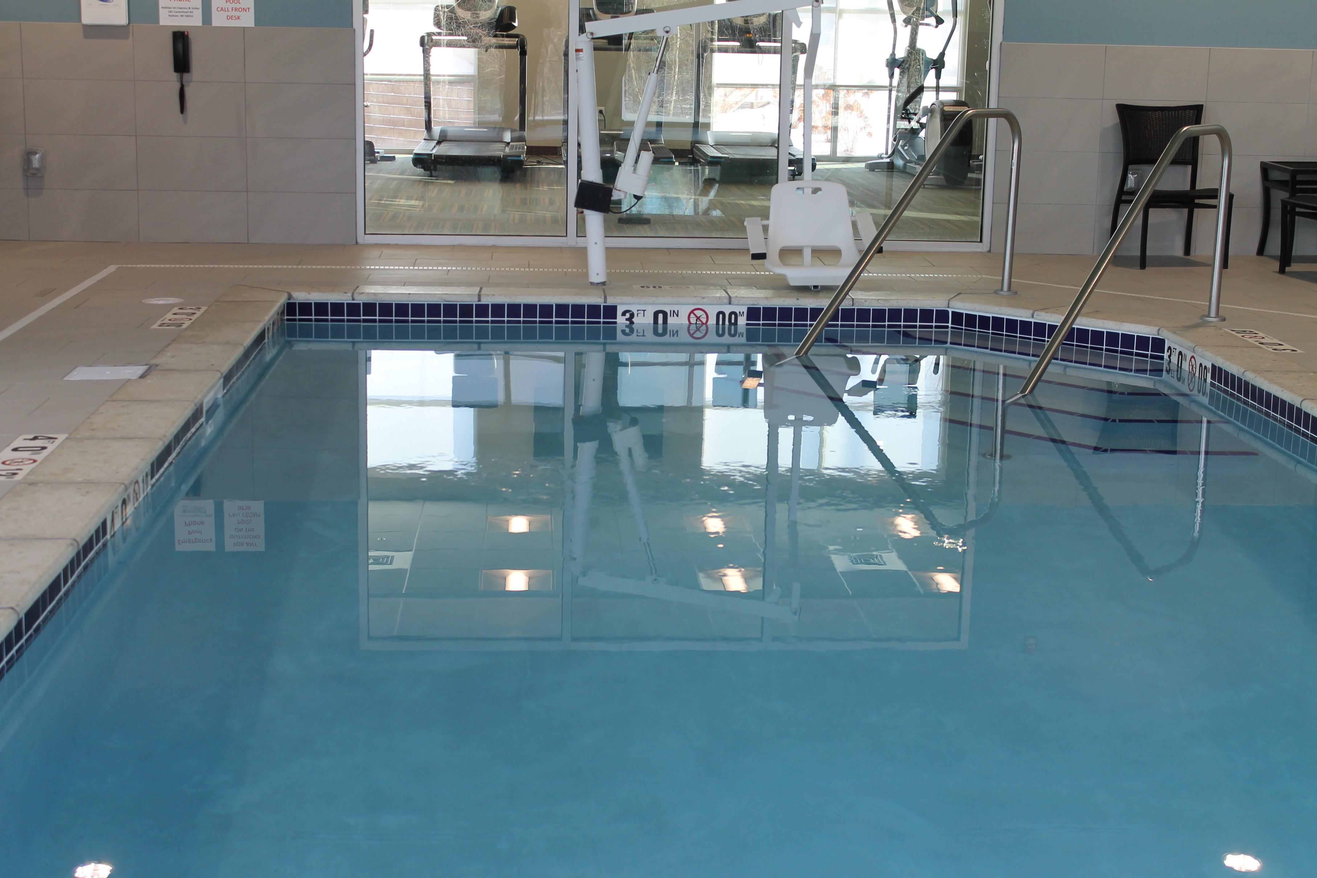 Holiday Inn Express & Suites - Hudson I-94 By Ihg Exteriör bild